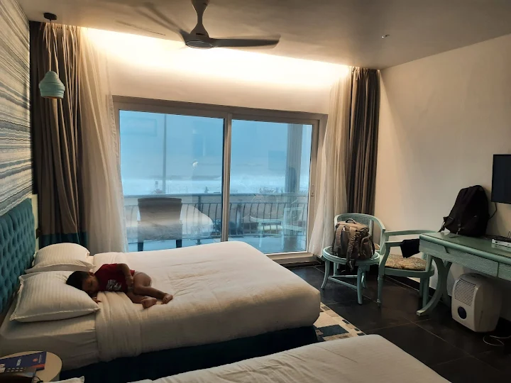 Suit AC Room
